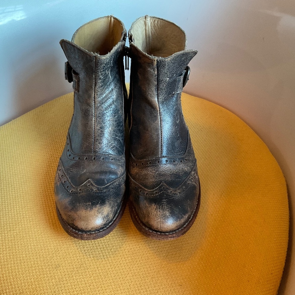 Bed Stu Chelsea women’s wing tip Nandi ankle boots black lux size 8